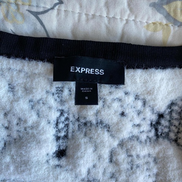 Express - Picture 2 of 6